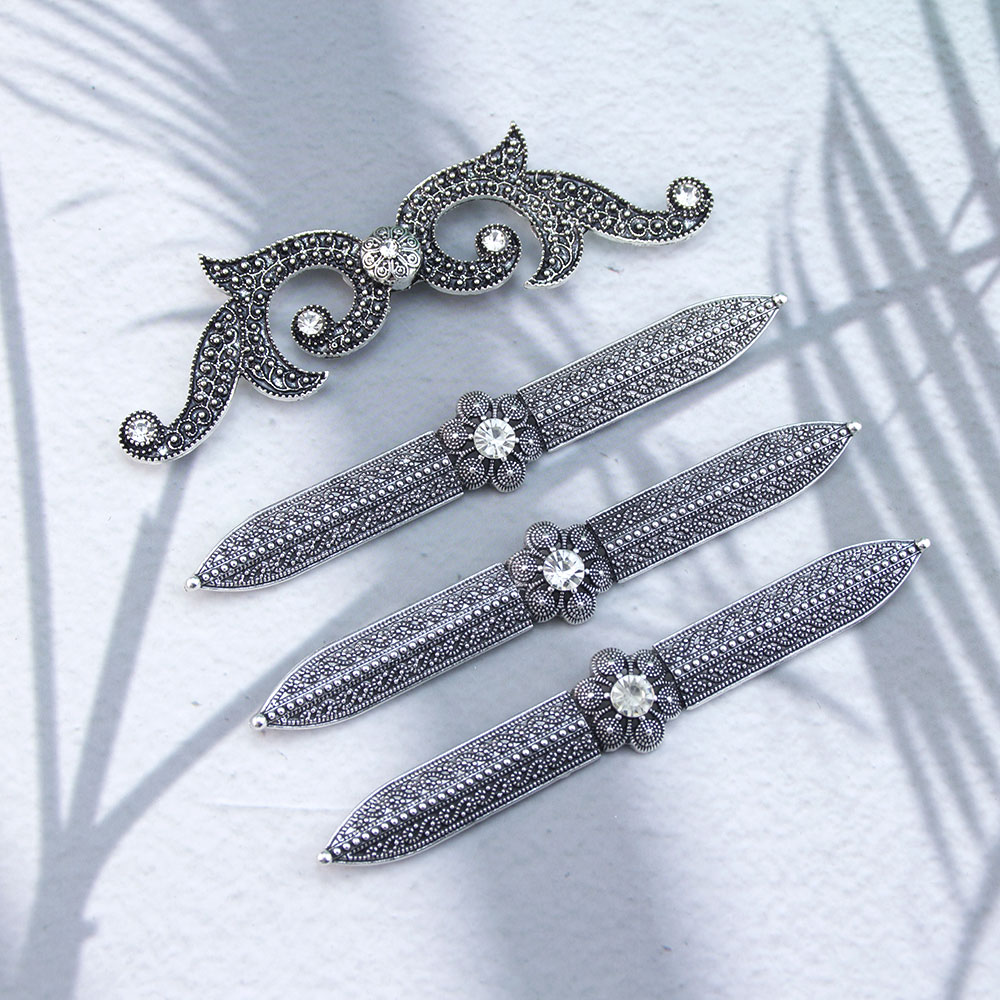 Body Jewelry Harness - ヴィンテージコーカサス女性胸当て胸甲中央アジアレリーフパターンキュイラススラブブライダルジュエリー