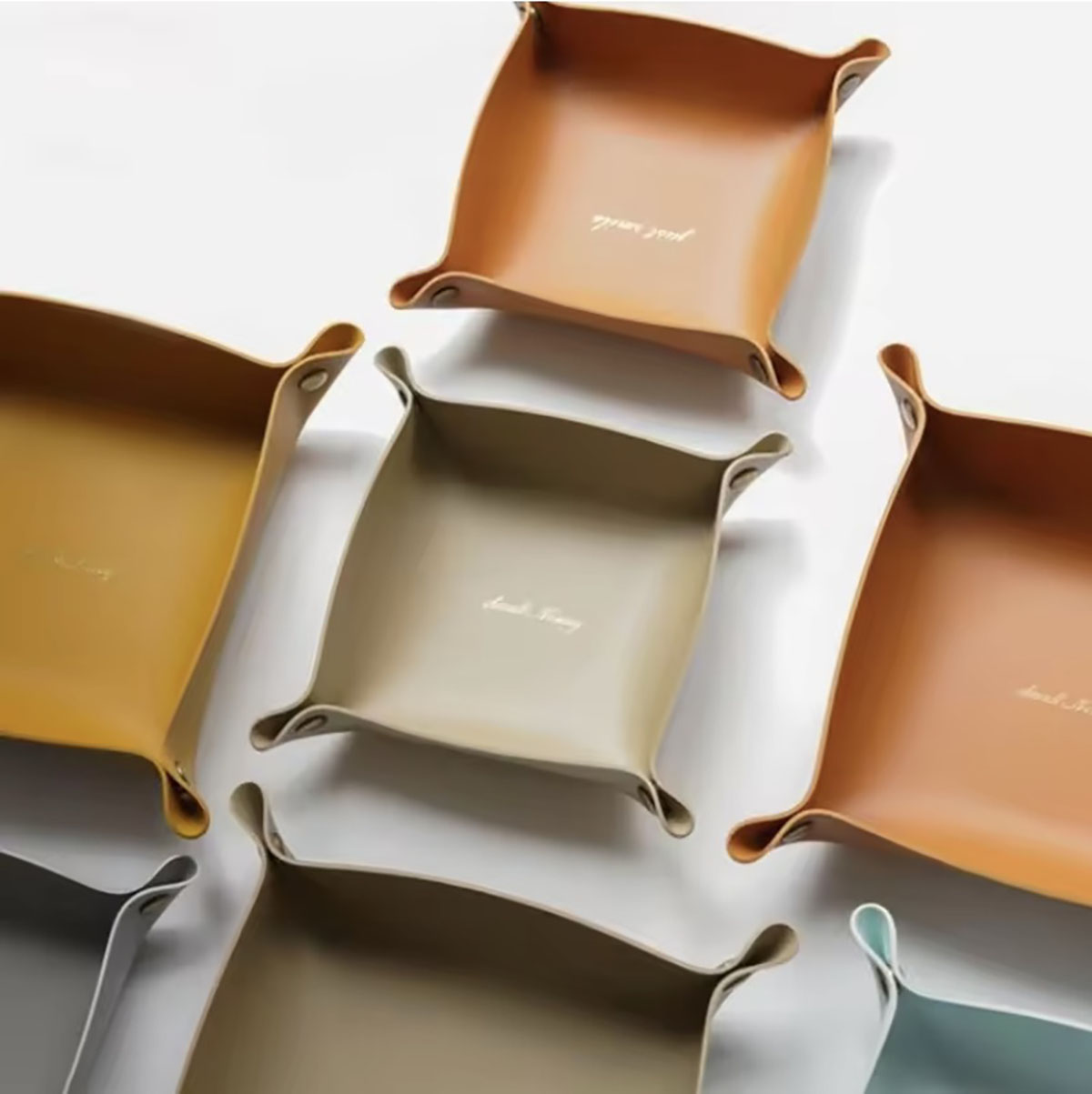 北欧スタイルの革収納トレイデスクトップオーガナイザーキージュ - Body Jewelry Organizer のレビューと価格