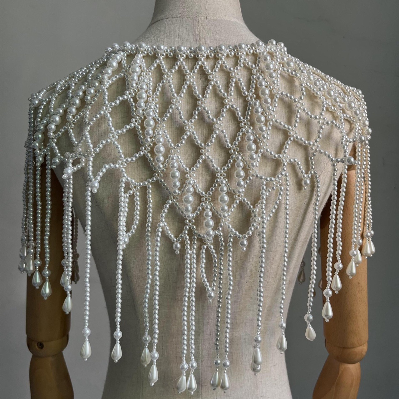 手作りパールレイヤードボディチェーン、フリンジタッセル付きビ - Body Jewelry Harness のレビューと価格